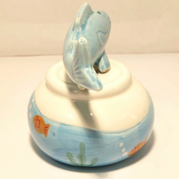Vintage Ceramic Fish & Bowl Salt and Pepper Shaker - Condiment Set - Picture 4 of 8